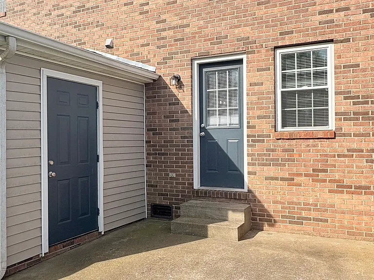121 Hillridge Ct #C — Photo 14