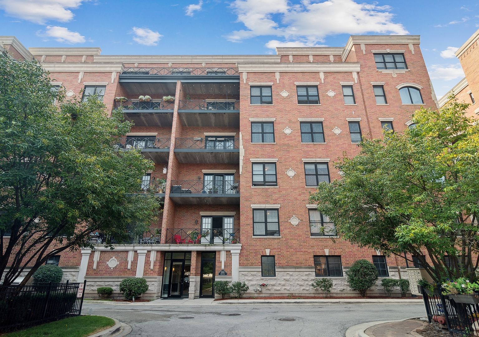 2806 N Oakley Ave APT 205, Chicago, IL 60618 | Zillow