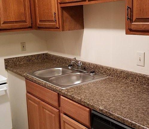 4th image of 1506 Eucalyptus Dr