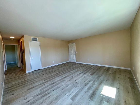 3rd image of 903 S Sunshine Ave S #B