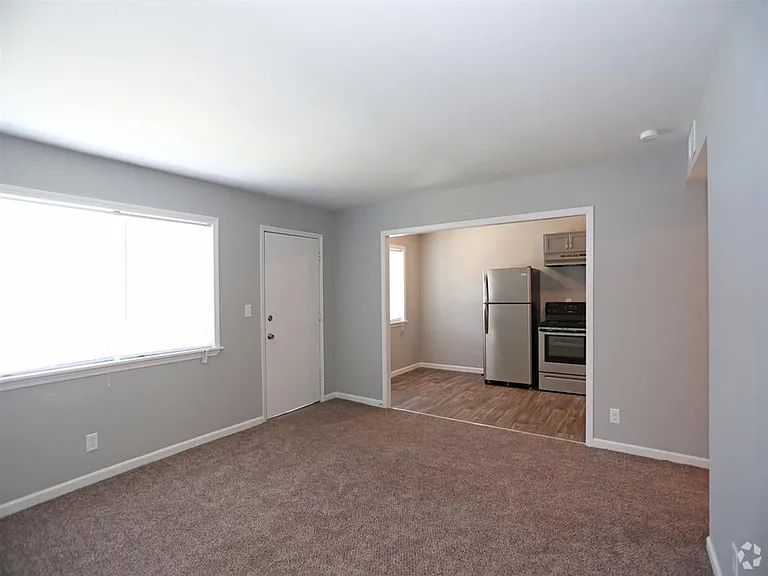 Melrose Place Apartments — Photo 6