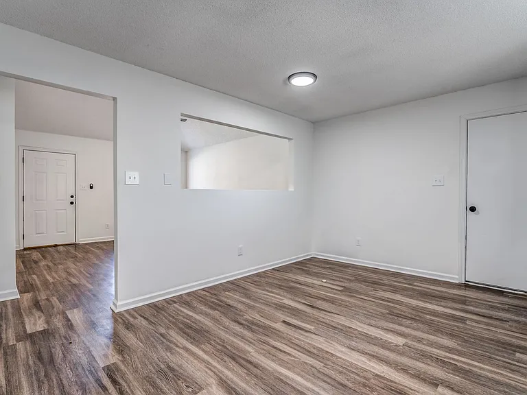 2551 Parkview Dr — Photo 14