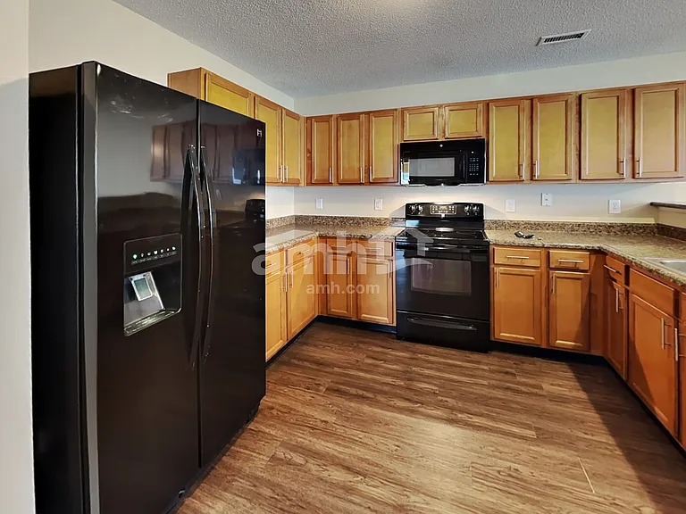 897 Sunvista Dr — Photo 3