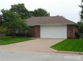 206 Wildwood Ave, Nixa, MO 65714