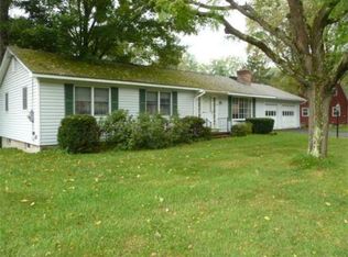 40 Mary Potter Ln, Greenfield, MA 01301