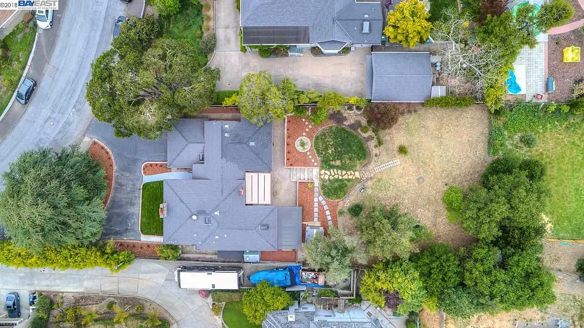 18036 Walnut Rd photo 1