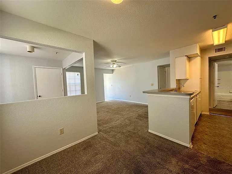 1610 Columbia Arms Cir #131 — Photo 9