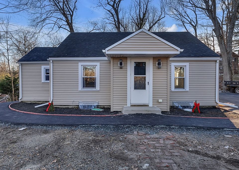 40 Lippitt Ave, Cumberland, RI 02864 Zillow