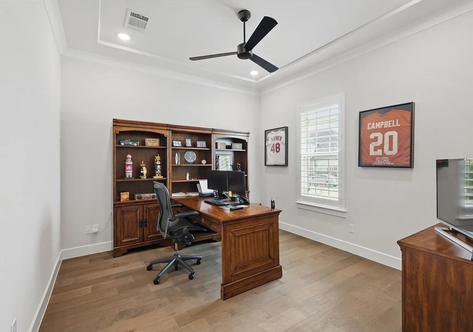 Beautifully maintained home in the highly sought-after Windsong Ranch community — Photo 3