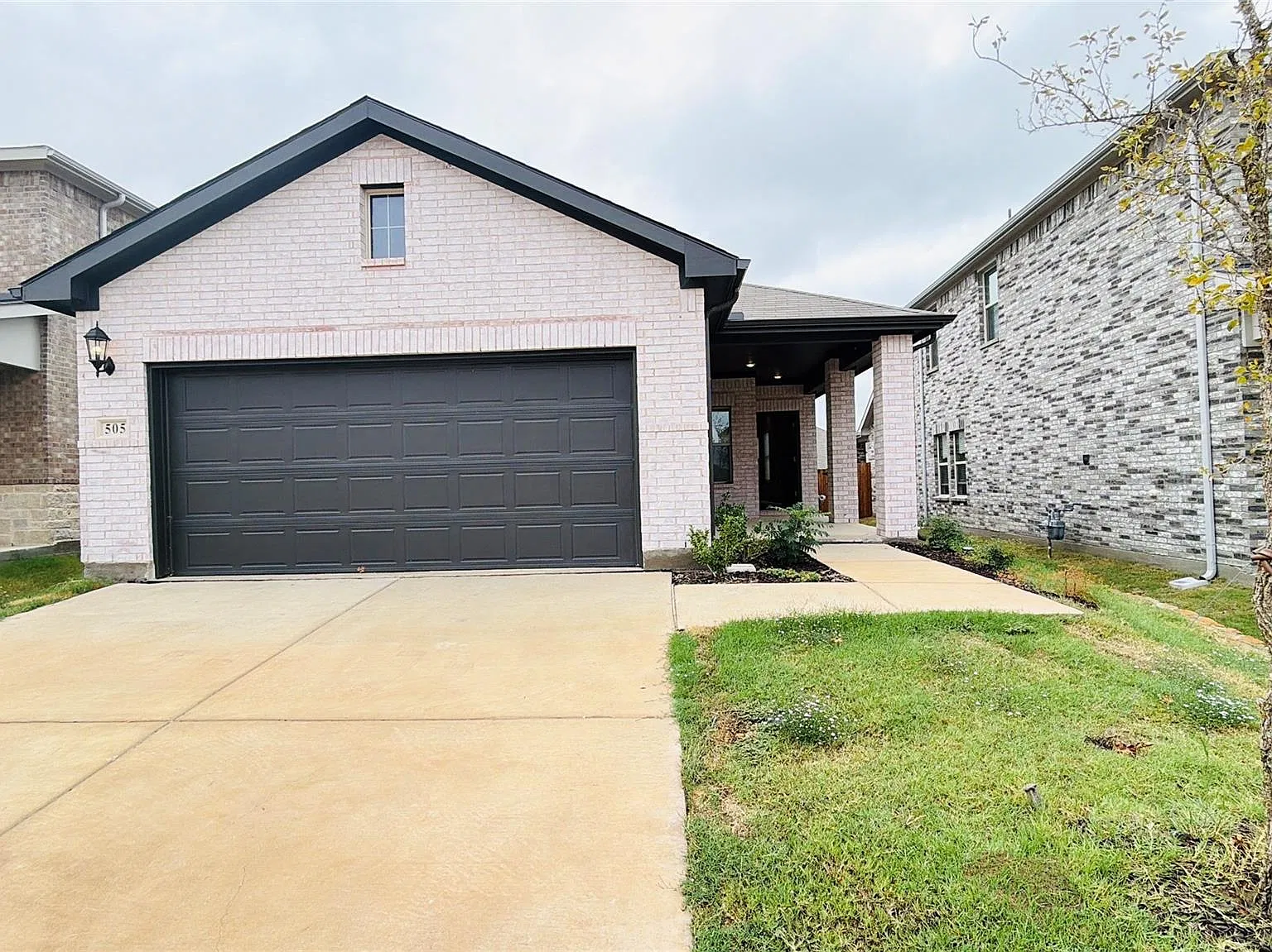 4 bed, 1615 sqft, $2,150 — Photo 2