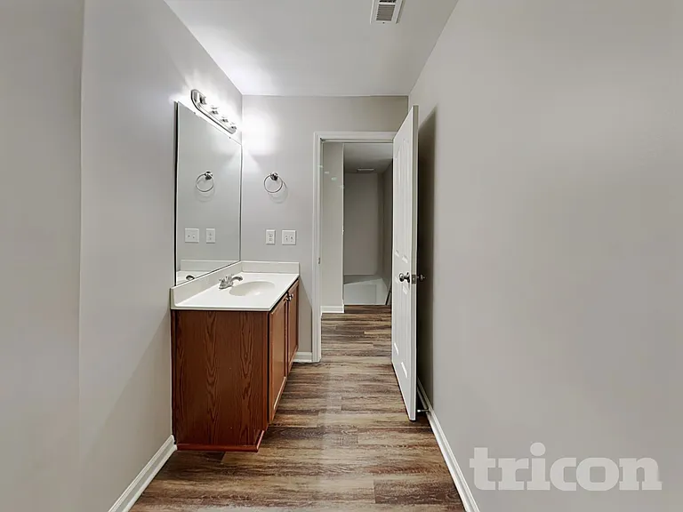 4748 Brewer Dr — Photo 14
