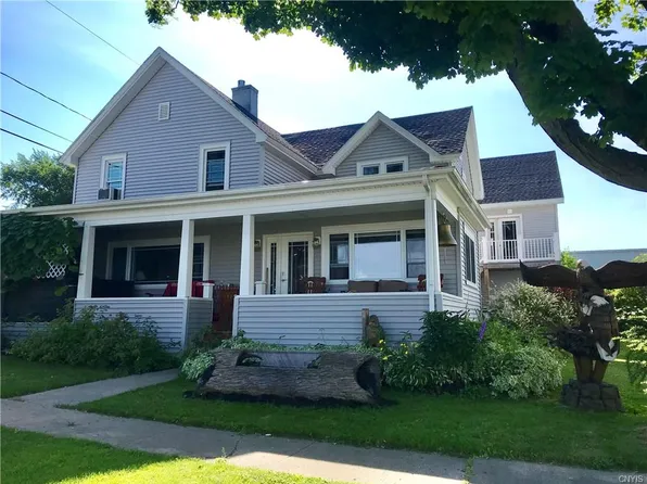 35 Crossmon St, Alexandria Bay, NY 13607