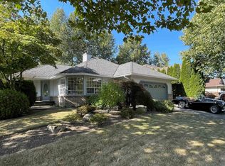 8459 142a St, Surrey, BC V3W0Z8