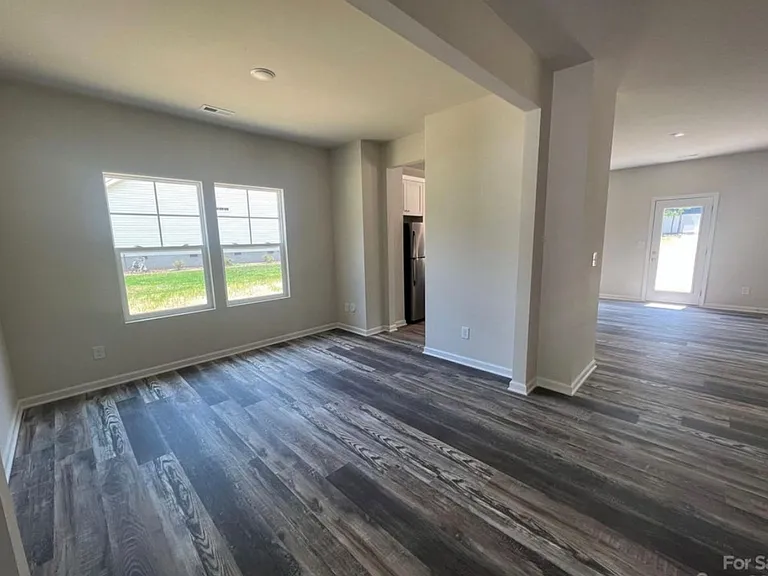 1243 Stonewyck Dr — Photo 10