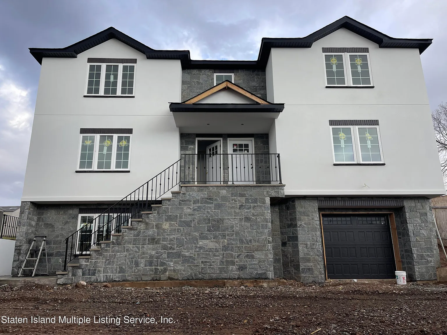 87 Ridgecrest Ave photo 1