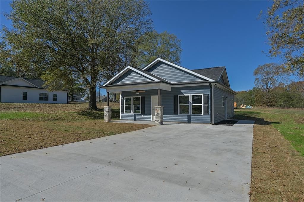 305 W Broad St, Iva, SC 29655 | Zillow