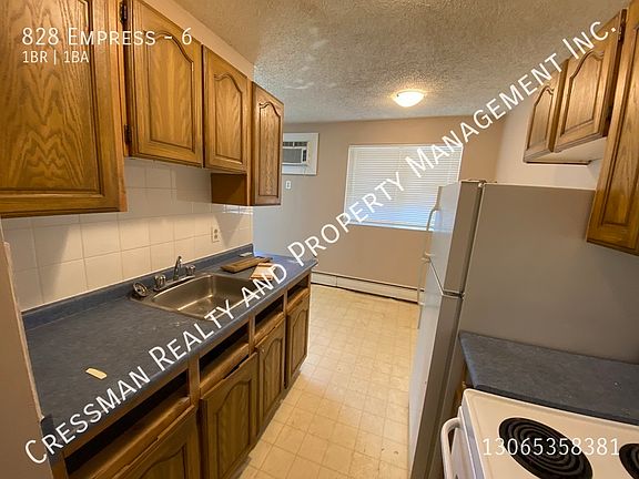 2nd image of 828 Empress St