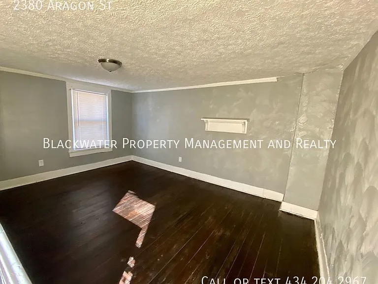 2380 Aragon St — Photo 9