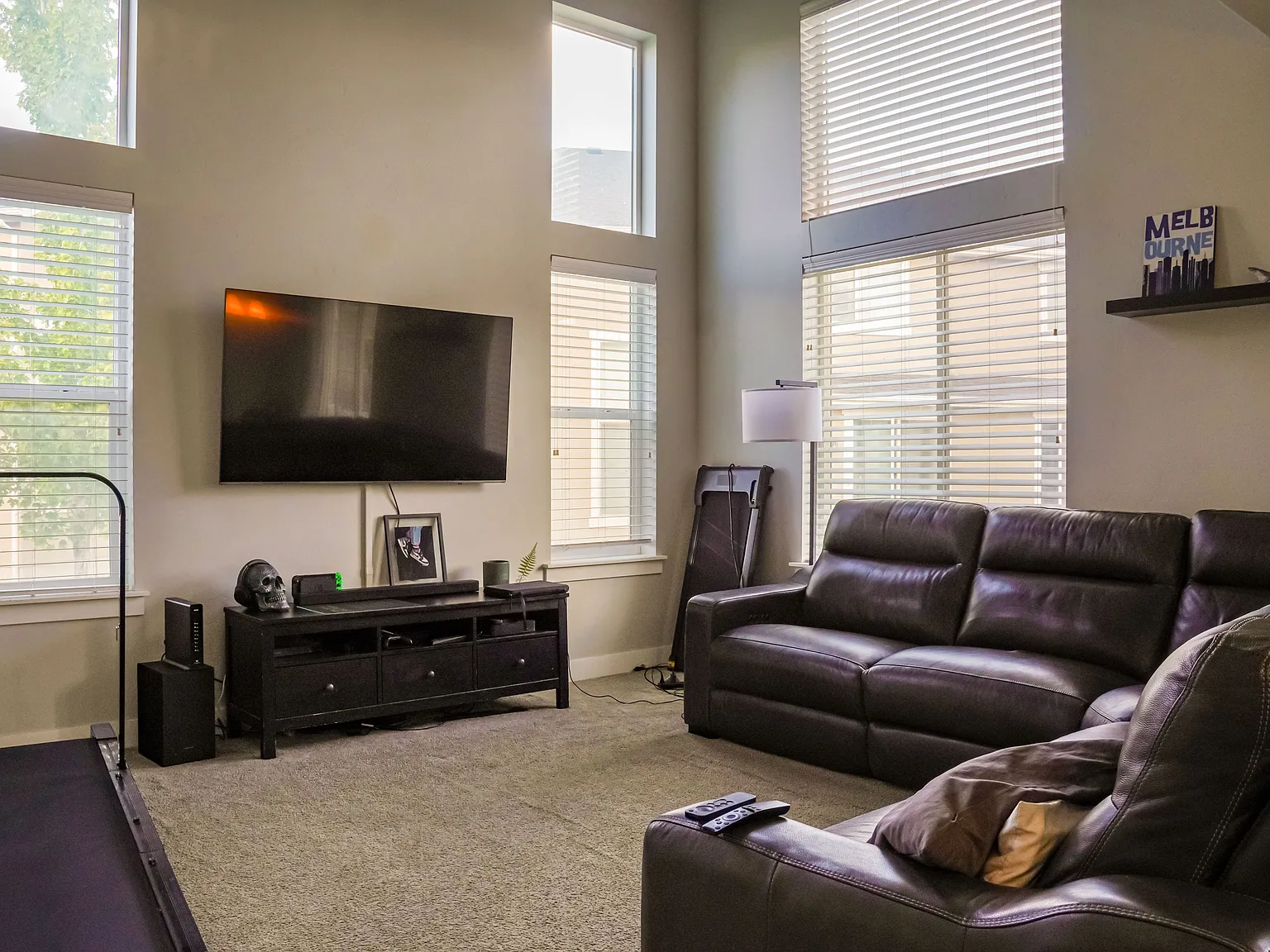 3 bed, 2.5 bath, 2415 sqft, $2,350 — Photo 3