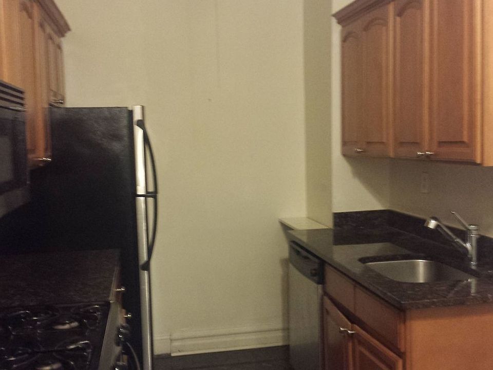 1st image of 3715 27th St APT 1C