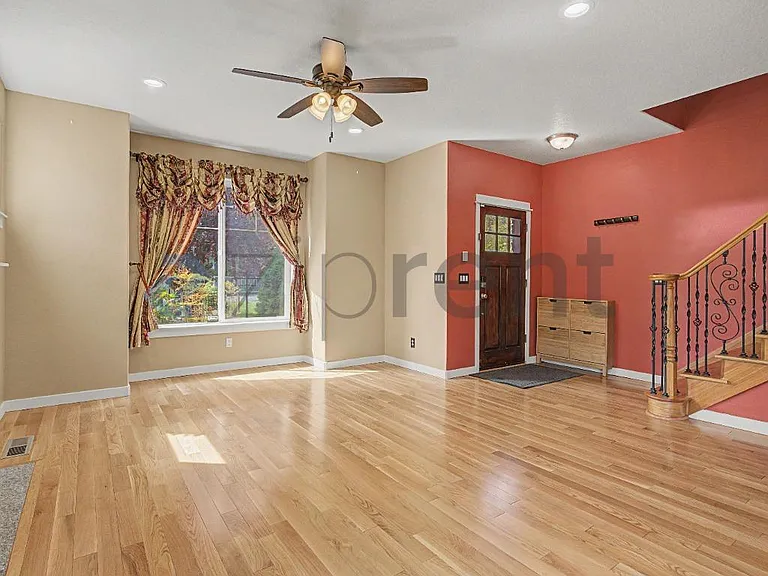 132 NE 63rd Ave — Photo 12