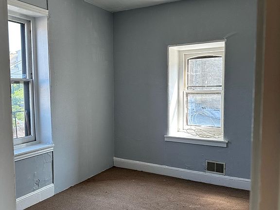 4th image of 4367 Cresson St Floor 3