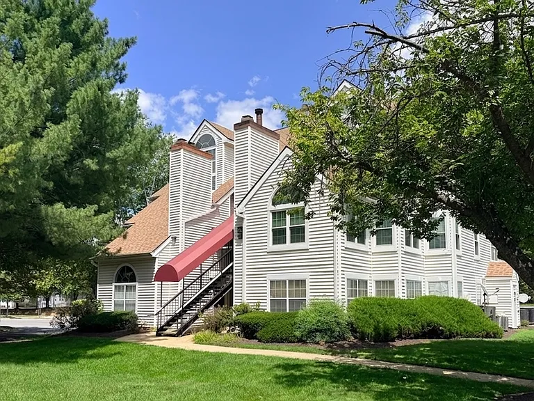 10520 Beacon Ridge Dr #303 — Photo 1