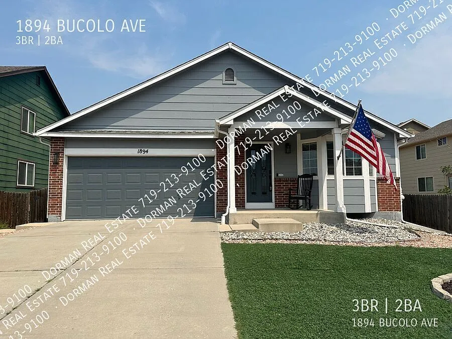 Bright rancher in Colorado Springs, unfinished basement, two car garage! — Photo 2
