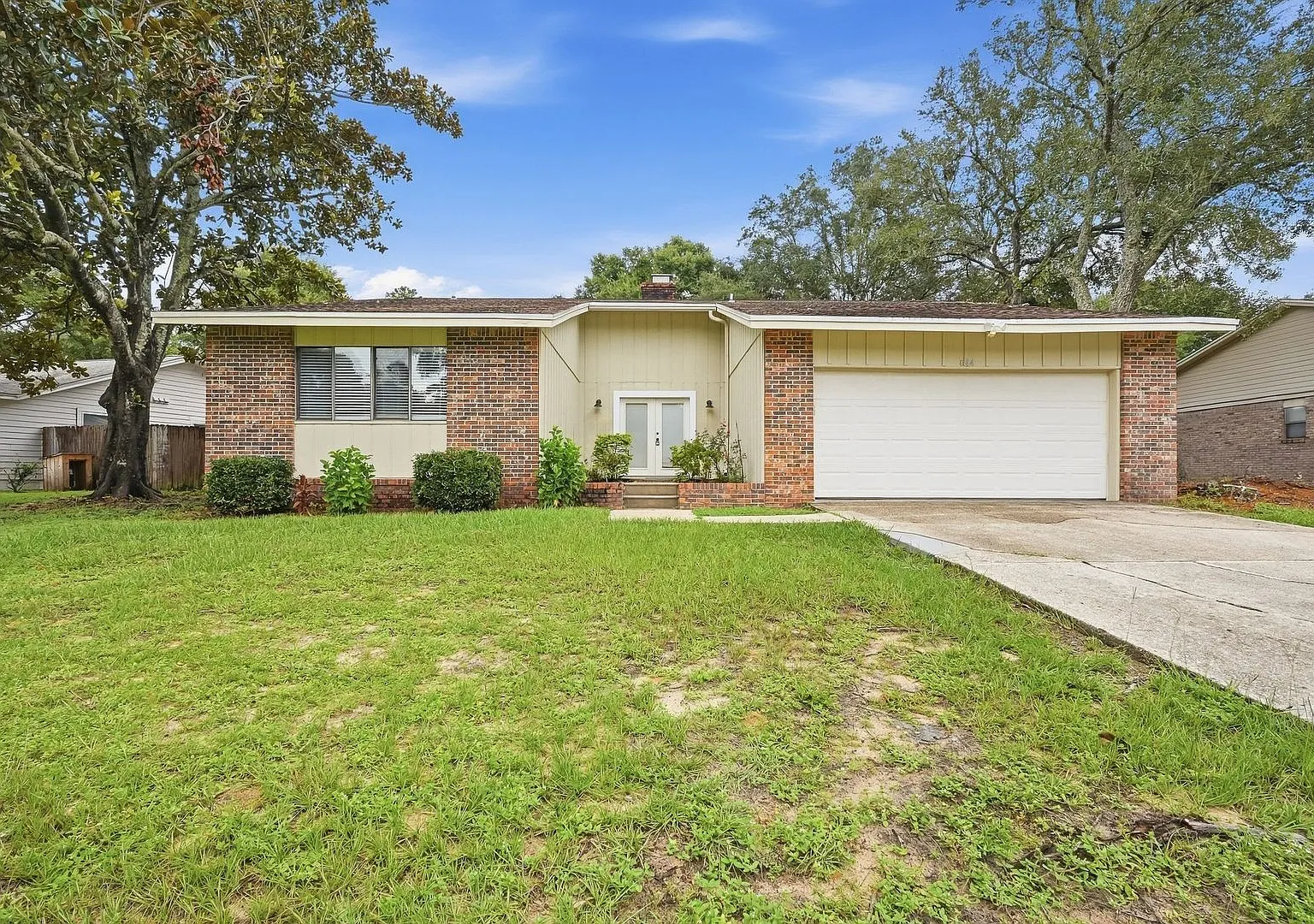 Renovated 3 Bedroom Home in Bluewater Bay! — Photo 1