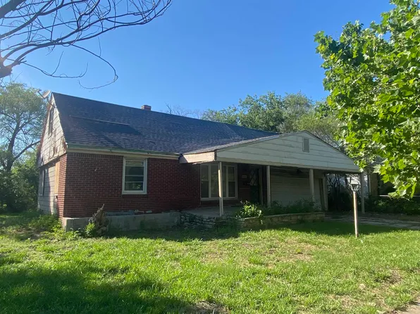 2102 E Shadybrook Ln, Wichita, KS 67214