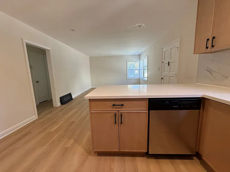 1540 Jasmine St — Photo 5