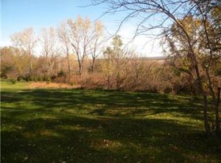 26092 Wolcott Rd, Leavenworth, KS 66048