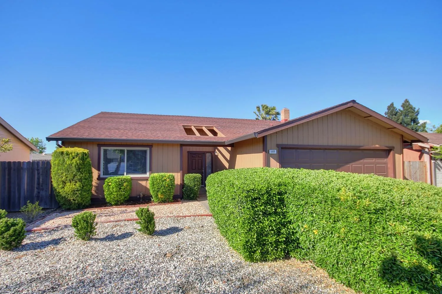 9809 Crimsonwood Way photo 1