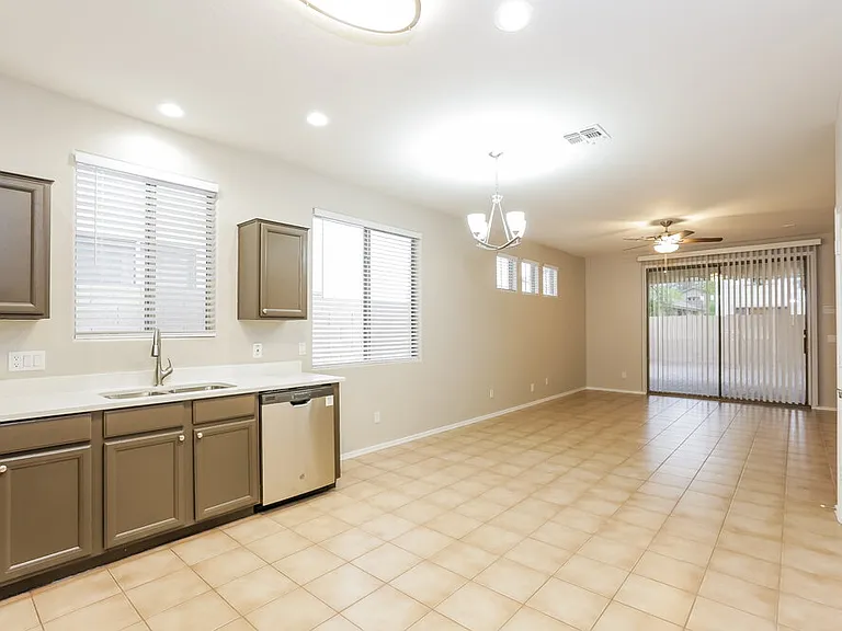 6842 S 26th Pl — Photo 7