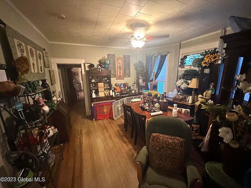 4th image of 814 Park Avenue