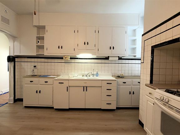 4th image of 115 Glenwood Avenue