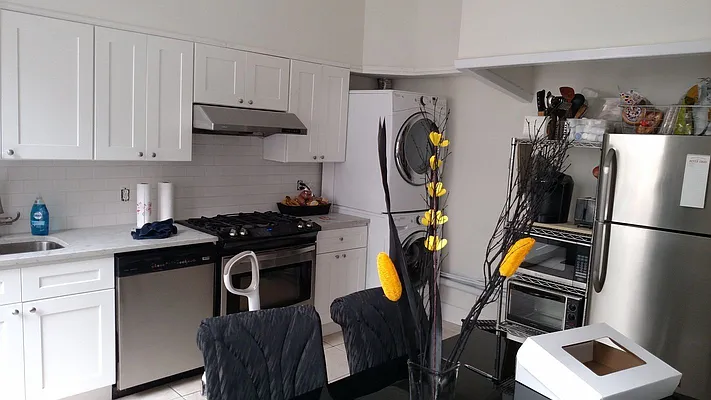 Rented by NYLA Realty | media 2