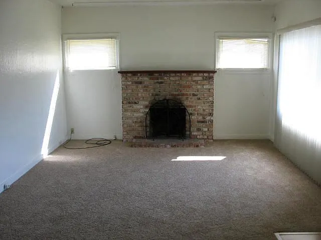 224 Lawton St — Photo 4