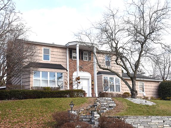 5th image of 1 Bloomingdale Dr