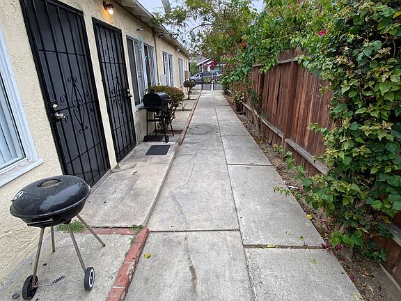 3rd image of 903 Cerritos Ave