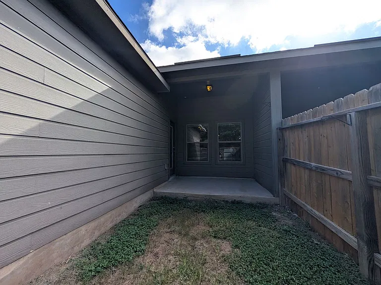 1251 Old FM 306 — Photo 31