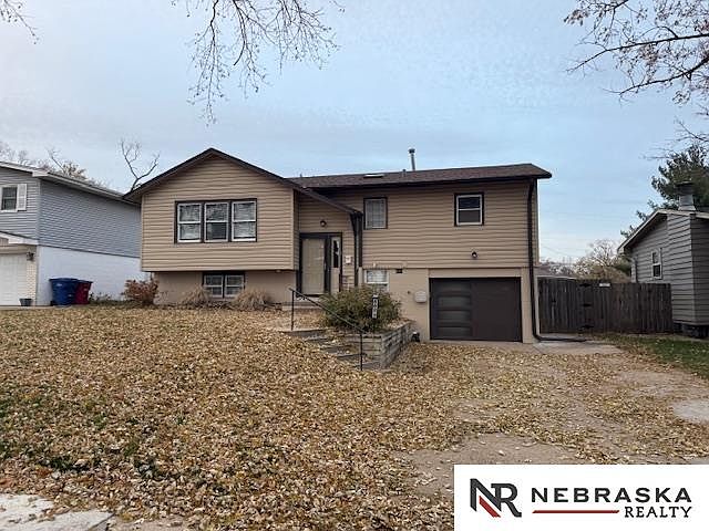 1st image of 8822 Pine Dr