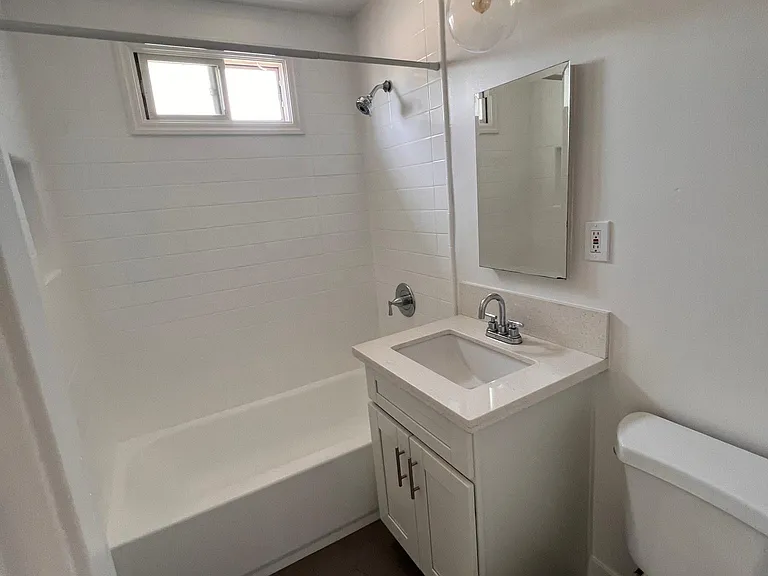 379 Termino Ave #5 — Photo 9