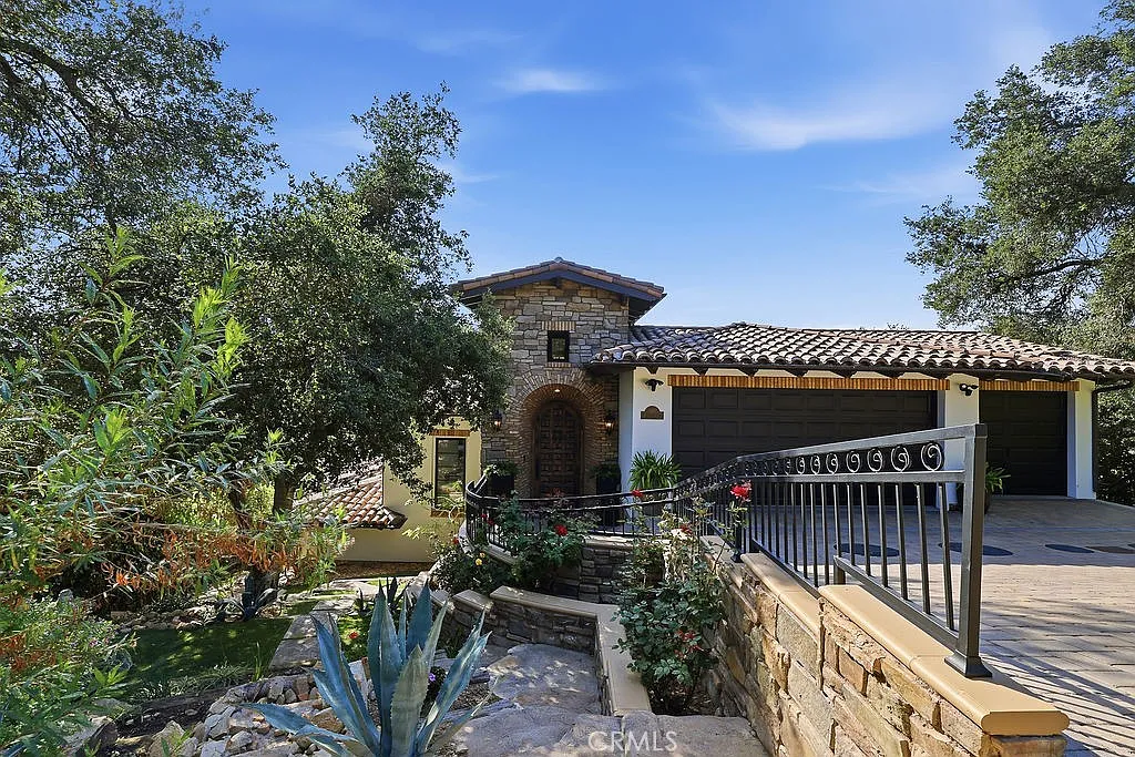 5 bed, 4929 sqft, $35,000 — Photo 1