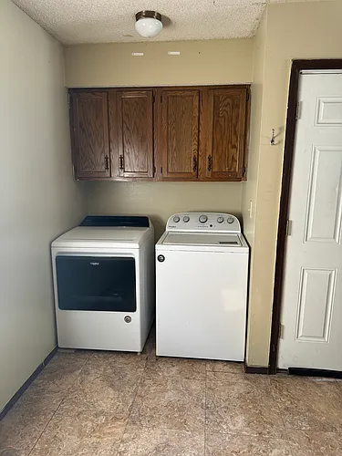 907 N Stilwell St #907 Photo 1
