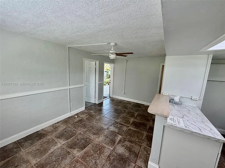 2809 NE 6th Ln #2809 — Photo 10