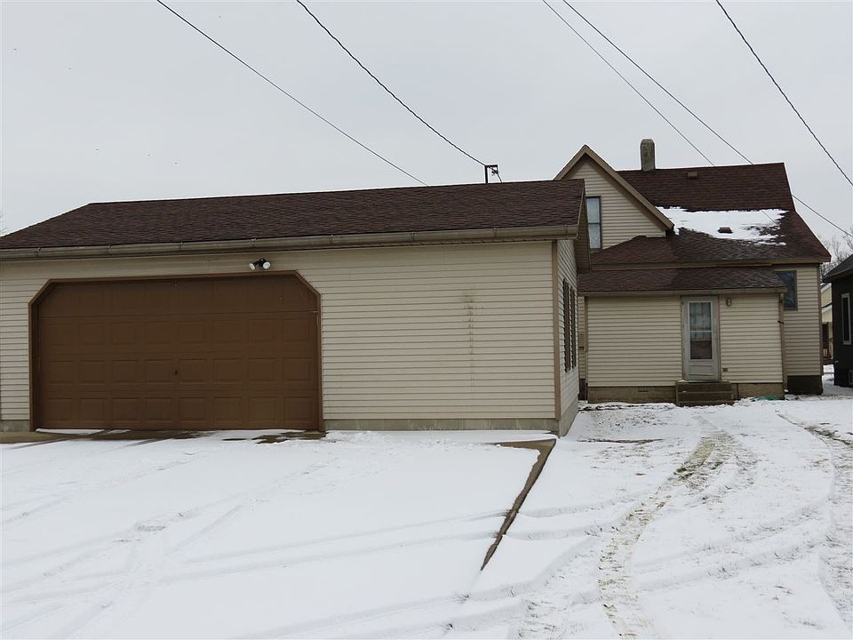 2nd image of 233 E 8th St