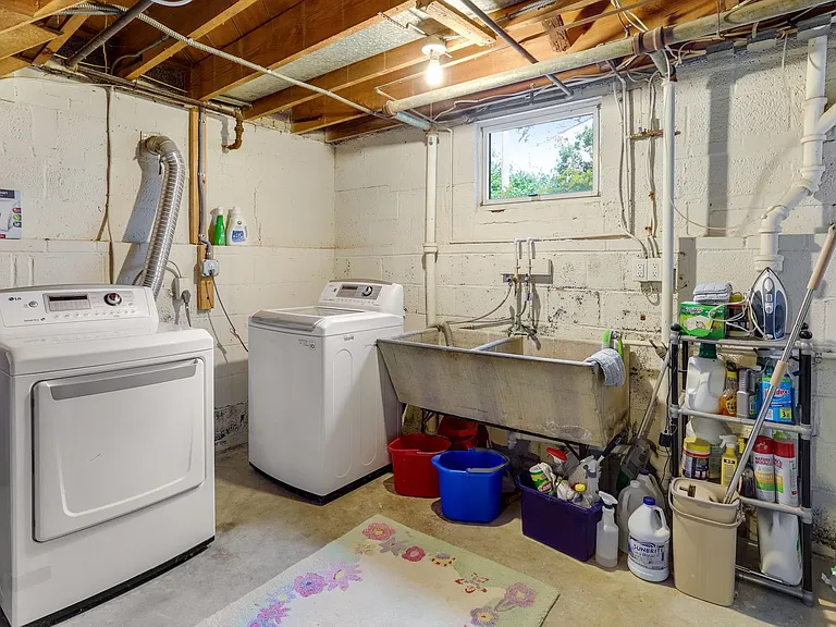 2700 N Dinwiddie St — Photo 45