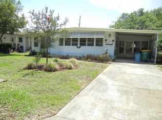 1155 Capella Dr, Tavares, FL 32778