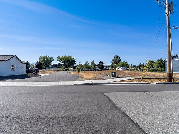 3rd image of 1921 N Donwood St Lot 1